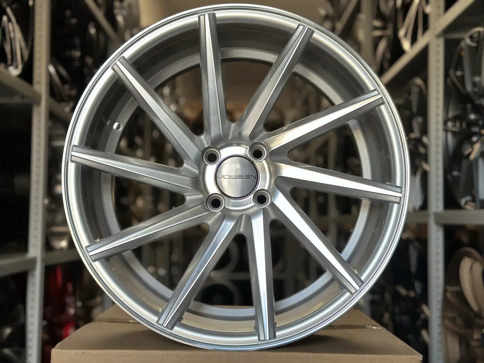 Комплект дисков Vossen CVT r18 8j ET+35 4*100 (ip-0576-L/R)-0